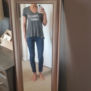 Gray tshirt